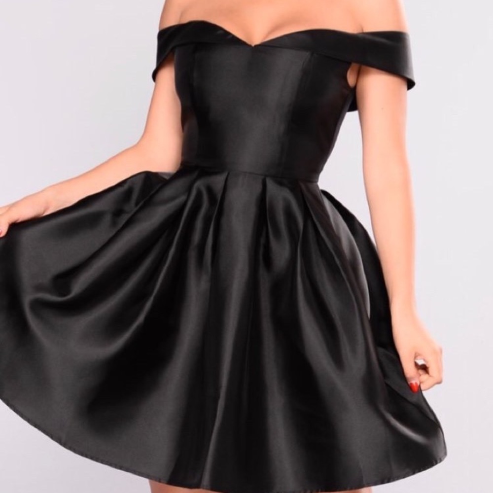 Beautiful black dress! *brand new with tags*